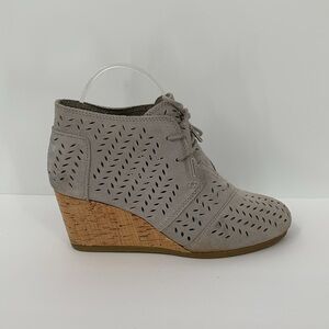 TOMs Desert wedge suede bootie ankle boot shoe perforated cork gray women 8